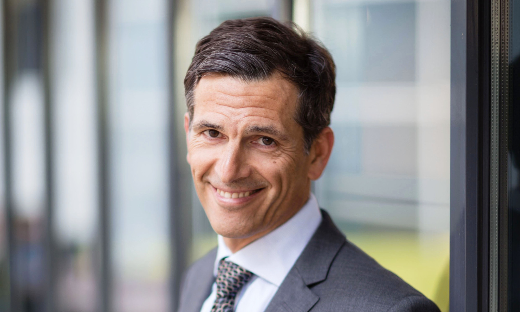 4 questions à Lionel Martellini (EDHEC) sur ses recherches en finance et… en astrophysique & physique quantique !