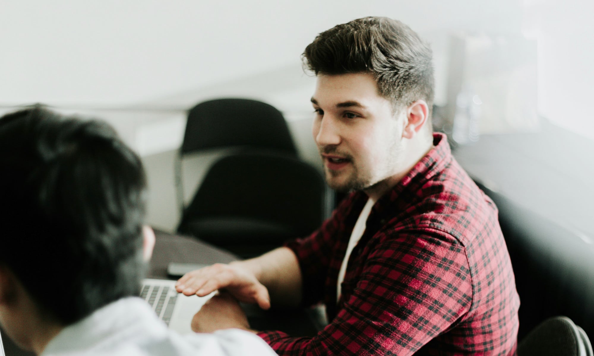 Un manager qui veille plutôt qu’un chef qui surveille, ce qu’attendent les jeunes diplômés