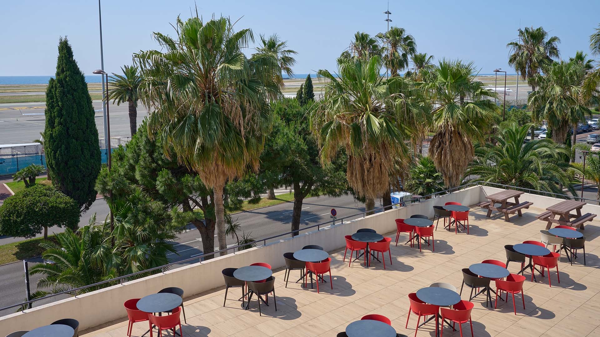 Terrasse du campus EDHEC de Nice
