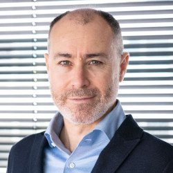 Enrique Schroth
